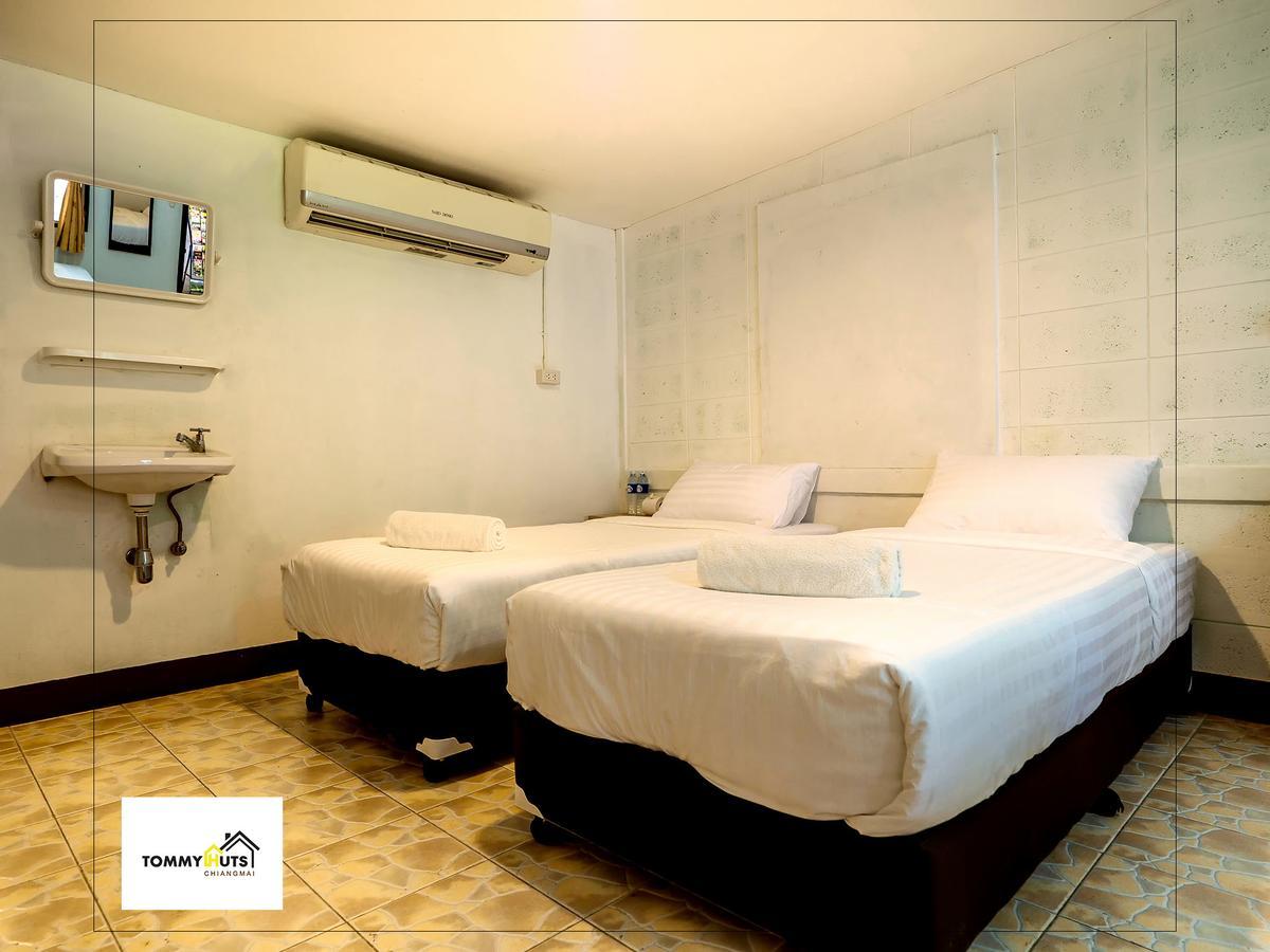 Tommy Huts Hotel Chiang Mai Exterior foto