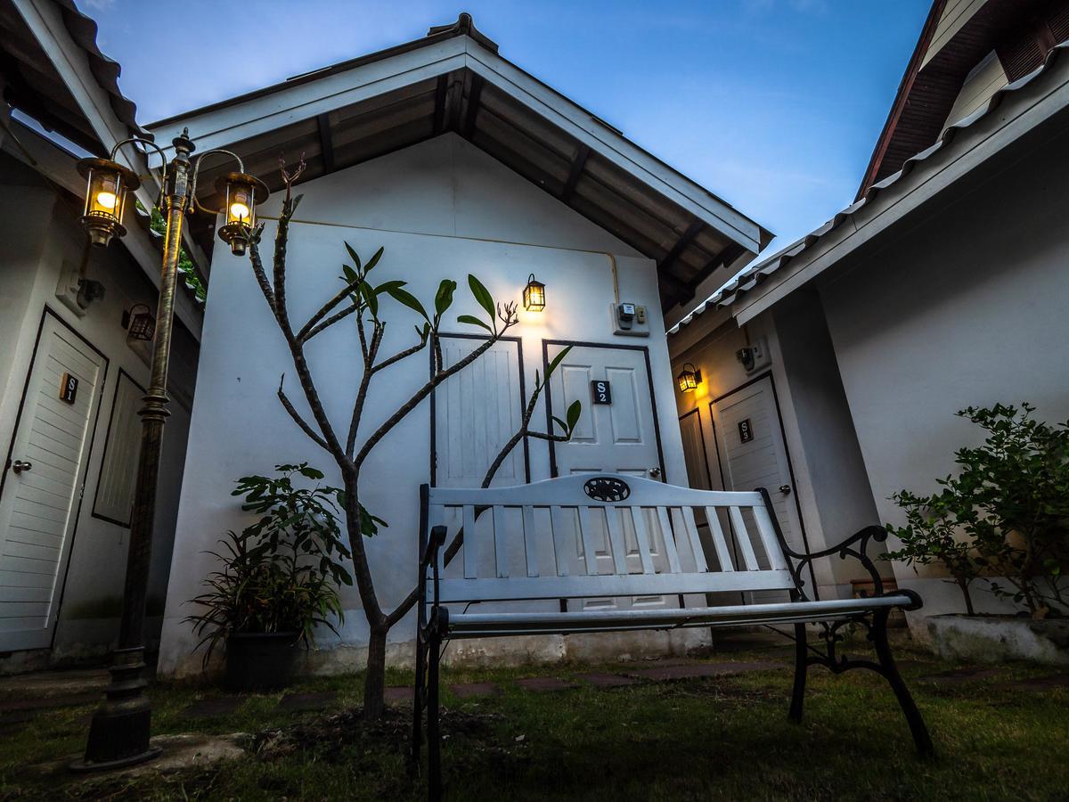 Tommy Huts Hotel Chiang Mai Exterior foto