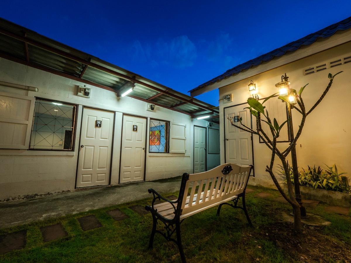 Tommy Huts Hotel Chiang Mai Exterior foto