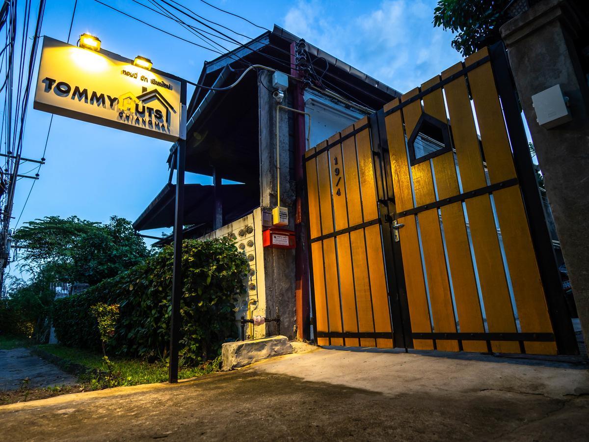 Tommy Huts Hotel Chiang Mai Exterior foto