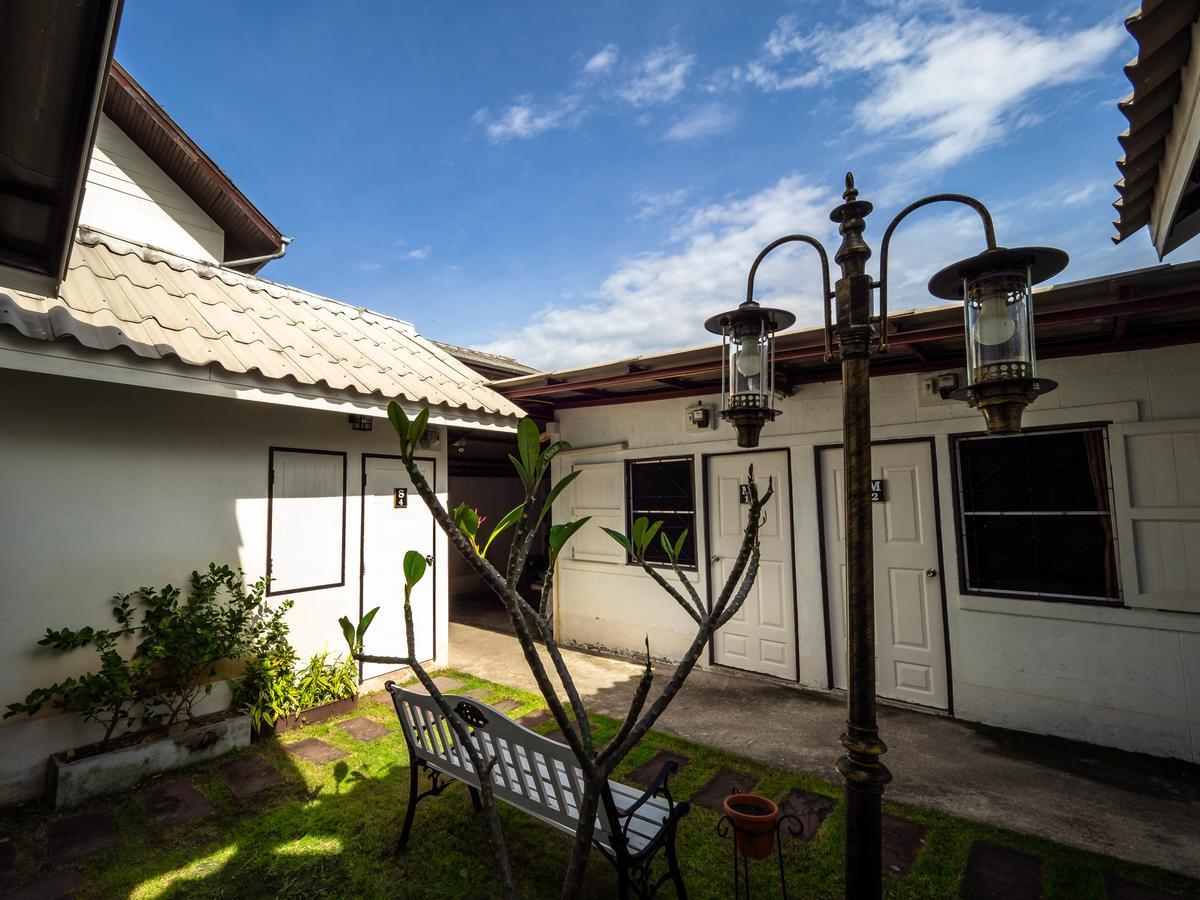 Tommy Huts Hotel Chiang Mai Exterior foto