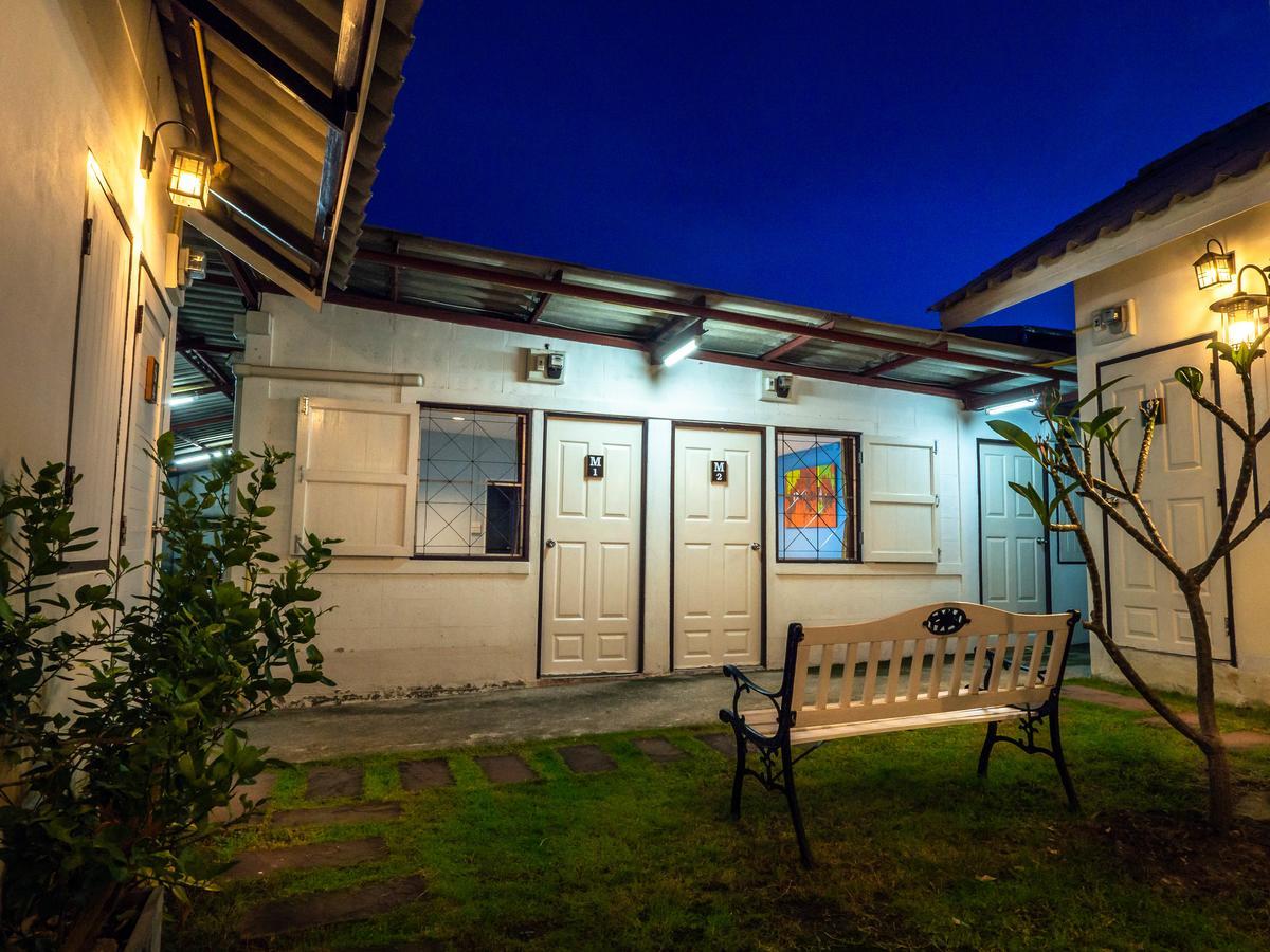 Tommy Huts Hotel Chiang Mai Exterior foto